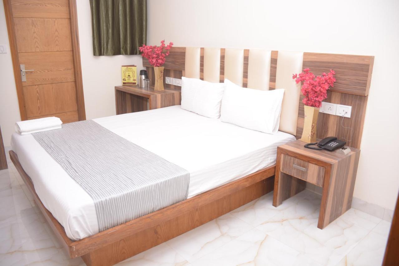 Hotel Golden Oasis - A Well Hygiene Property Paharganj Buitenkant foto