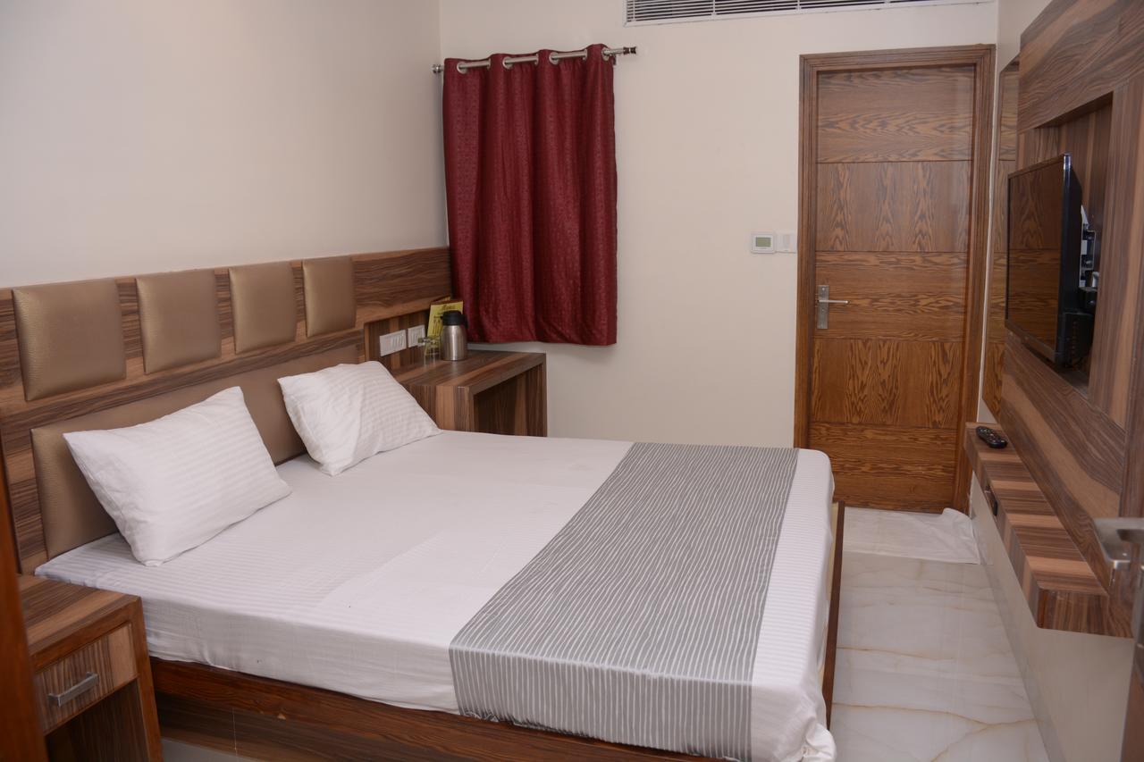 Hotel Golden Oasis - A Well Hygiene Property Paharganj Buitenkant foto