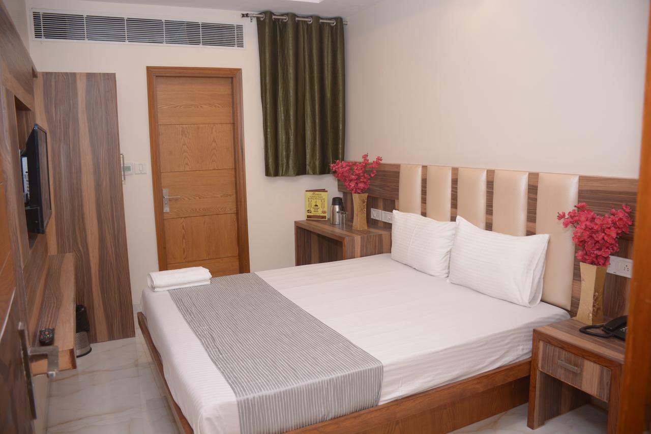 Hotel Golden Oasis - A Well Hygiene Property Paharganj Buitenkant foto