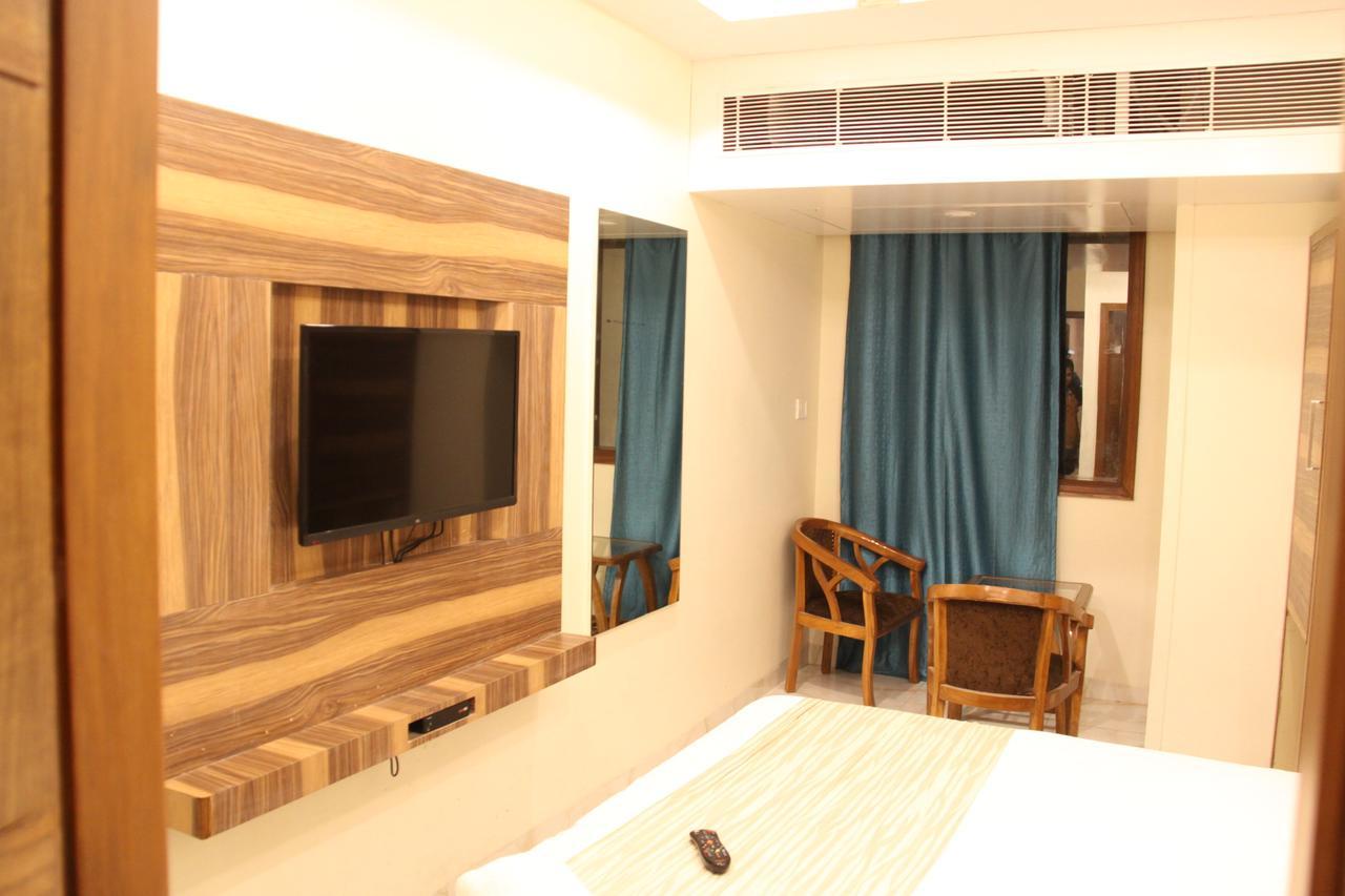 Hotel Golden Oasis - A Well Hygiene Property Paharganj Buitenkant foto