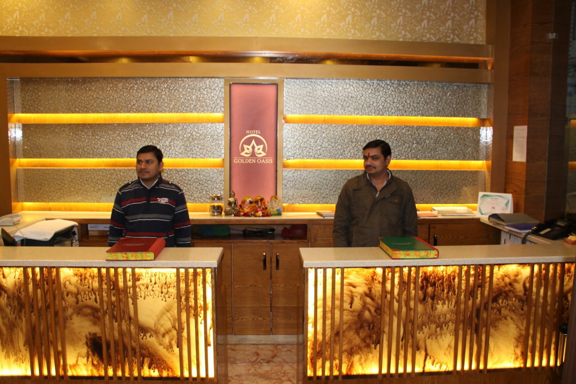 Hotel Golden Oasis - A Well Hygiene Property Paharganj Buitenkant foto