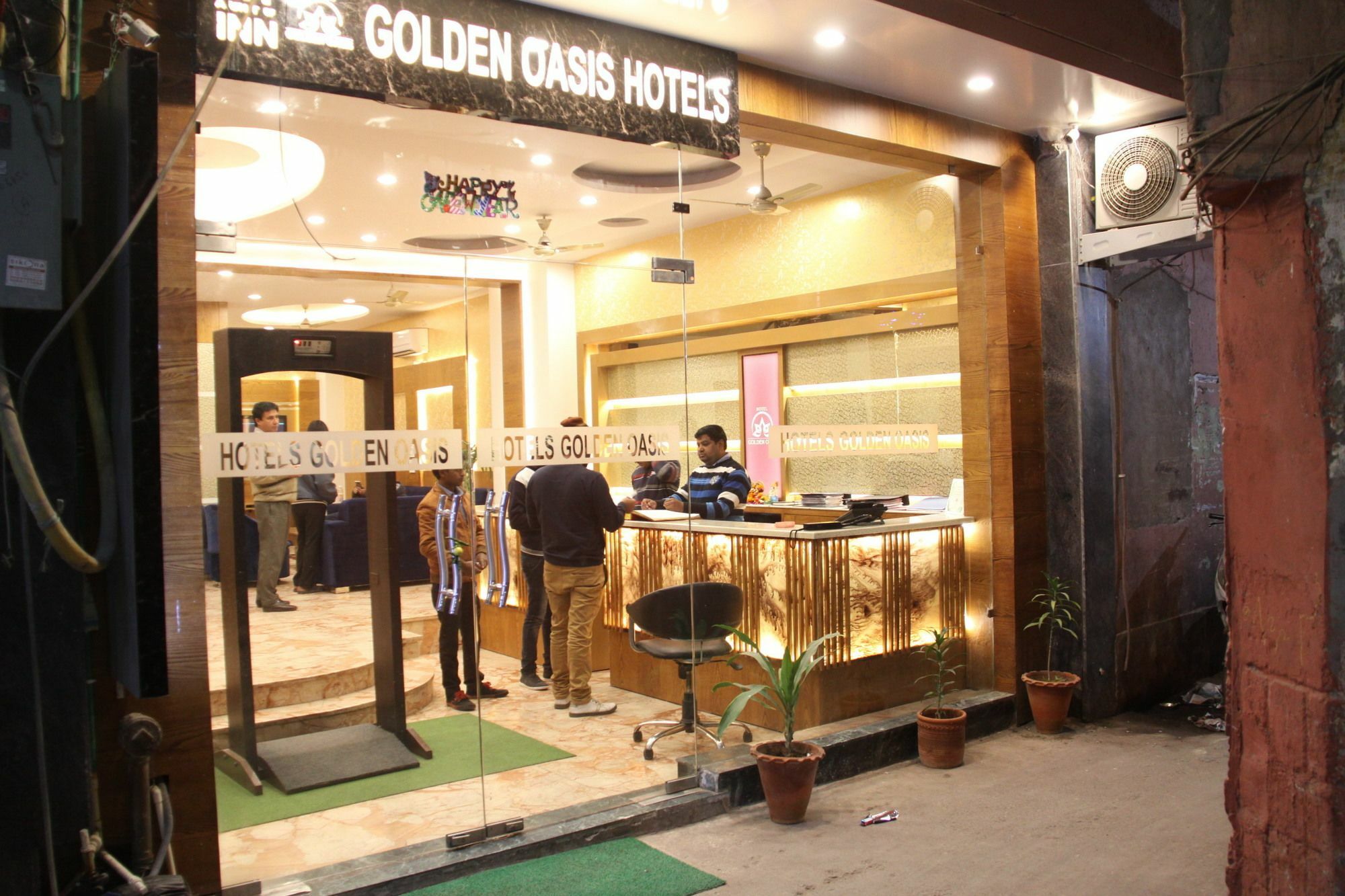 Hotel Golden Oasis - A Well Hygiene Property Paharganj Buitenkant foto