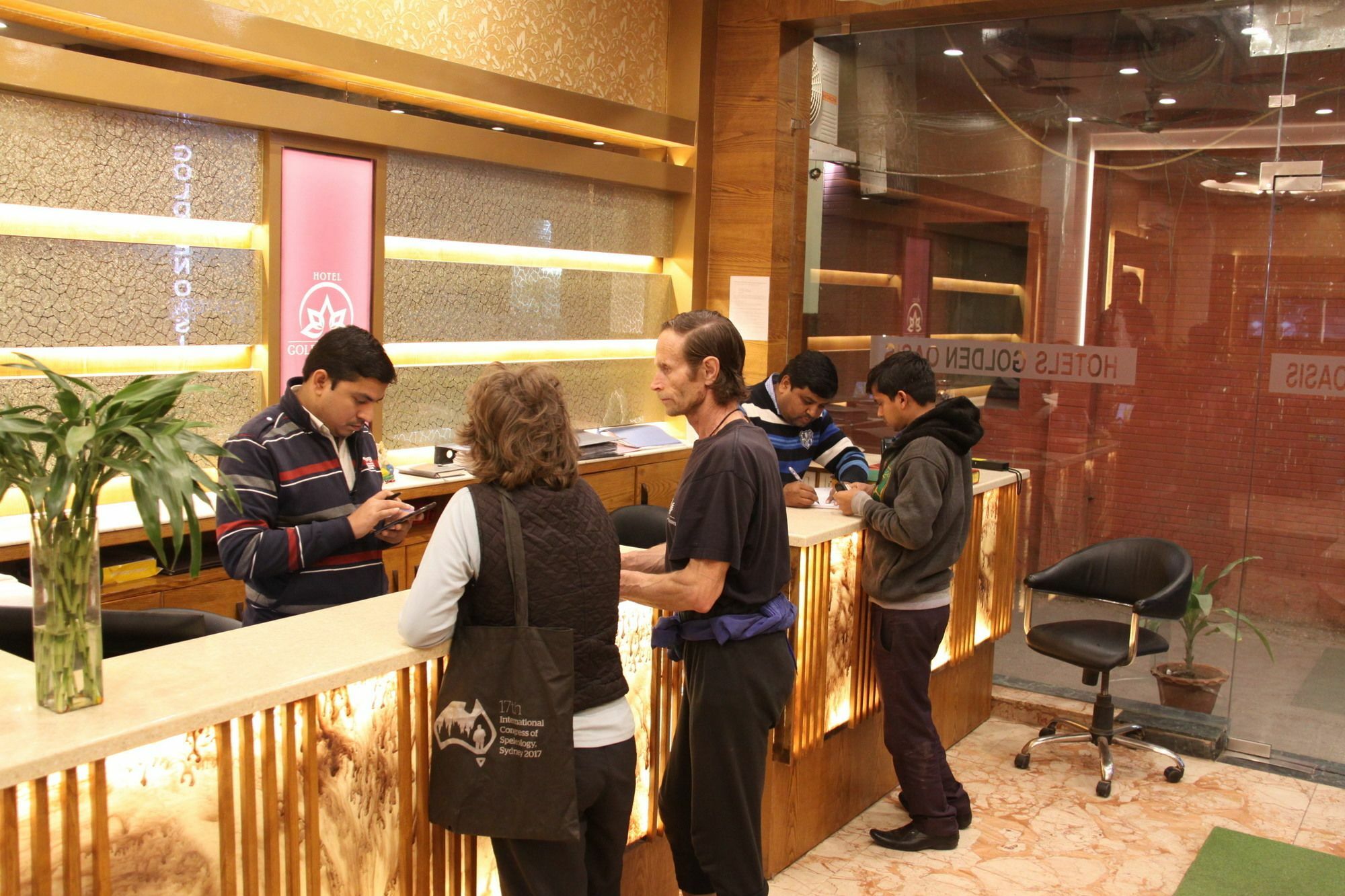 Hotel Golden Oasis - A Well Hygiene Property Paharganj Buitenkant foto